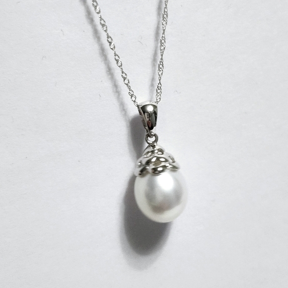 10K Gold White Pearl Teardrop Pendant & Chain Necklace NEW - Picture 3 of 11